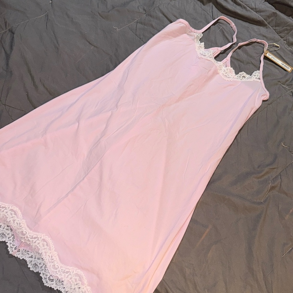 Skims fits everybody laced slip dress ‘cherry blossom’ RARE!!!! LIMITED EDITION - Picture 2 of 9